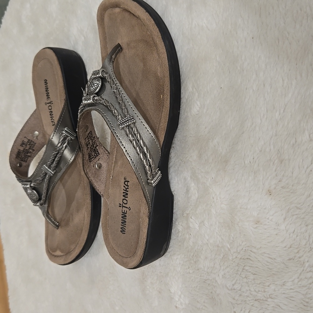Minnetonka Women's Silver Sandals - Picture 5 of 10